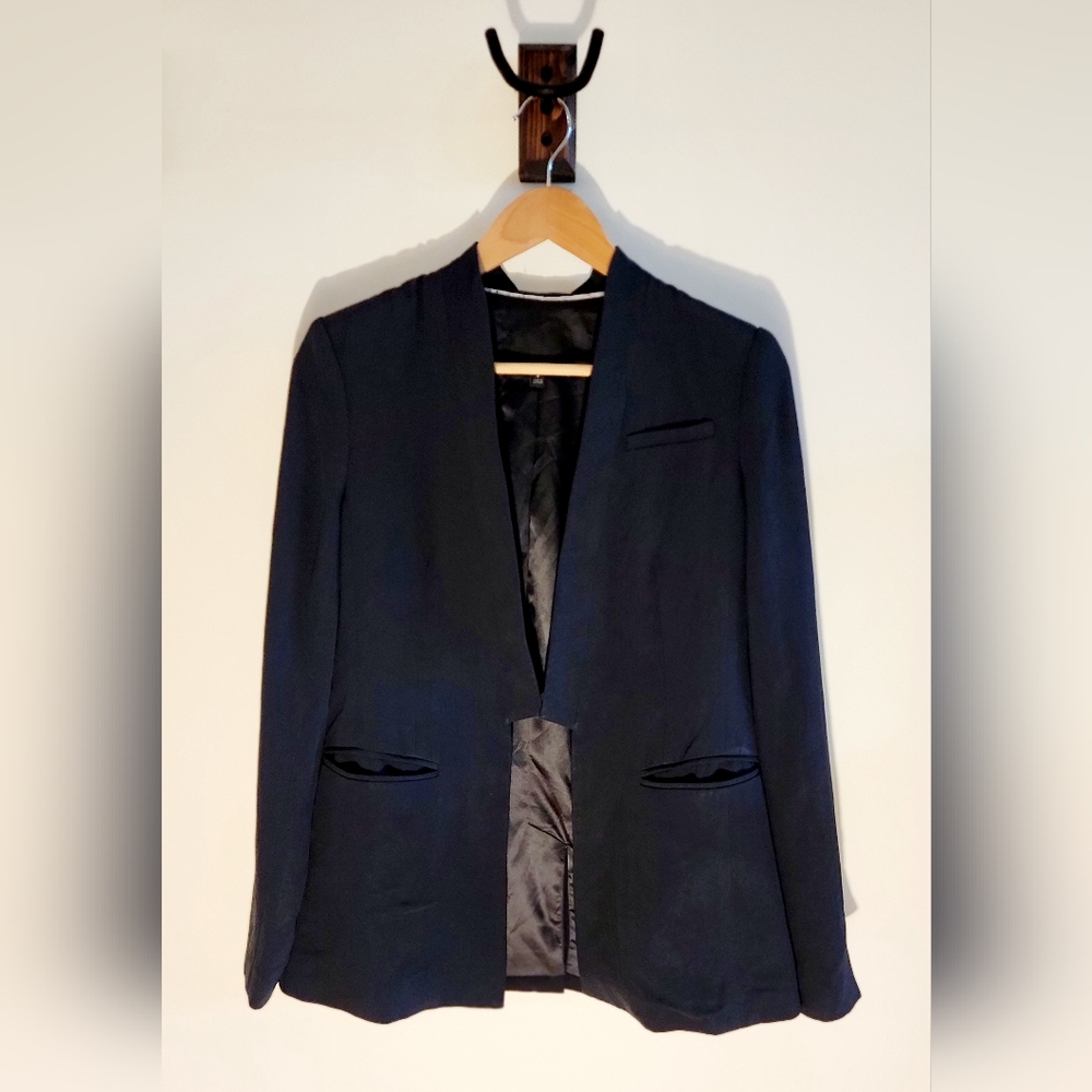 Banana Republic black inverted collar fitted blazer size 4
